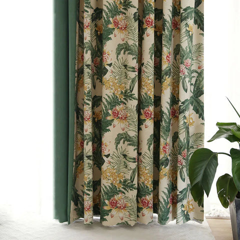 Tropische Vorhänge mit floraler Eleganz