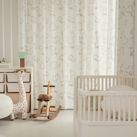 Vorhang für das Babyzimmer mit Safari-Tiermuster
