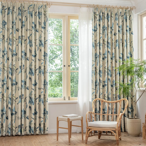 Isolierter Verdunkelungsvorhang mit Aquarell-Blumenmuster