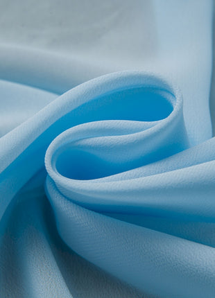 Nahaufnahme eines hellblauen Stoffes