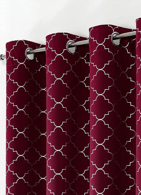 Nahaufnahme eines Vorhangs mit Muster