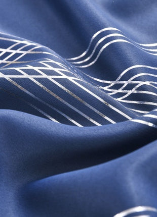 Trendiger marineblauer Vorhang