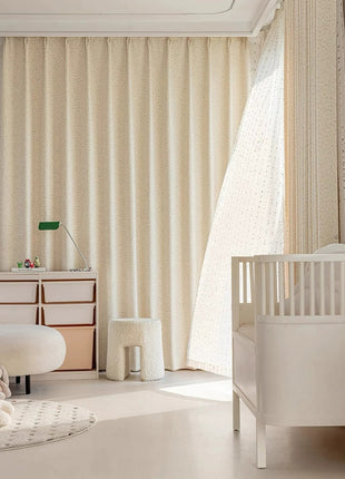 Gemütlicher, ecrumelierter Frotteevorhang für das Schlafzimmer