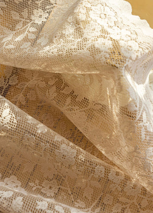 Luxuriöses, besticktes, transparentes Vintage-Wohnzimmer in Weiß