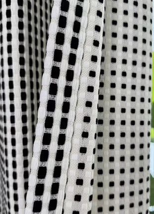 Dicker, schwarz gestreifter Chenille-Vorhang in Ecru