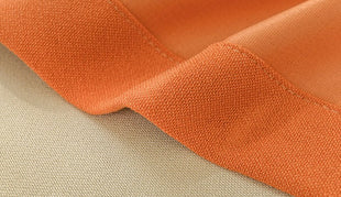 Orangefarbener Vorhang für modernes Wohnzimmer