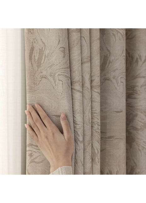 Eleganter Verdunkelungsvorhang mit blauer Blattstickerei