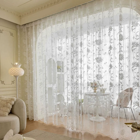 Romantischer, mit Blumen bestickter, transparenter Vorhang