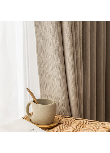 Beige-brauner Vorhang