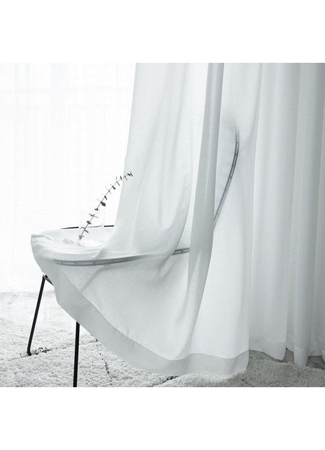 Transparenter weißer Vorhang