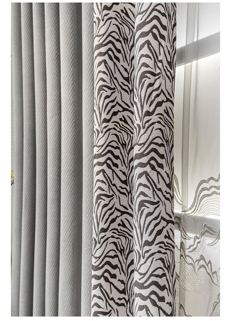 Vorhang mit grauem Zebra-Muster